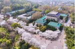 武汉大学130周年校庆：人生就是搏官方网站助力912操场跑道焕新登。